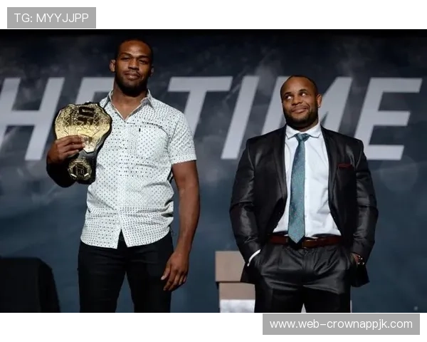 乔恩·琼斯训练完直接去提了辆限量超跑，油钱比我房租还高