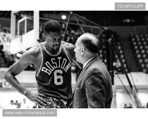 比尔拉塞尔通过防守轮转与篮板效率确立凯尔特人核心地位